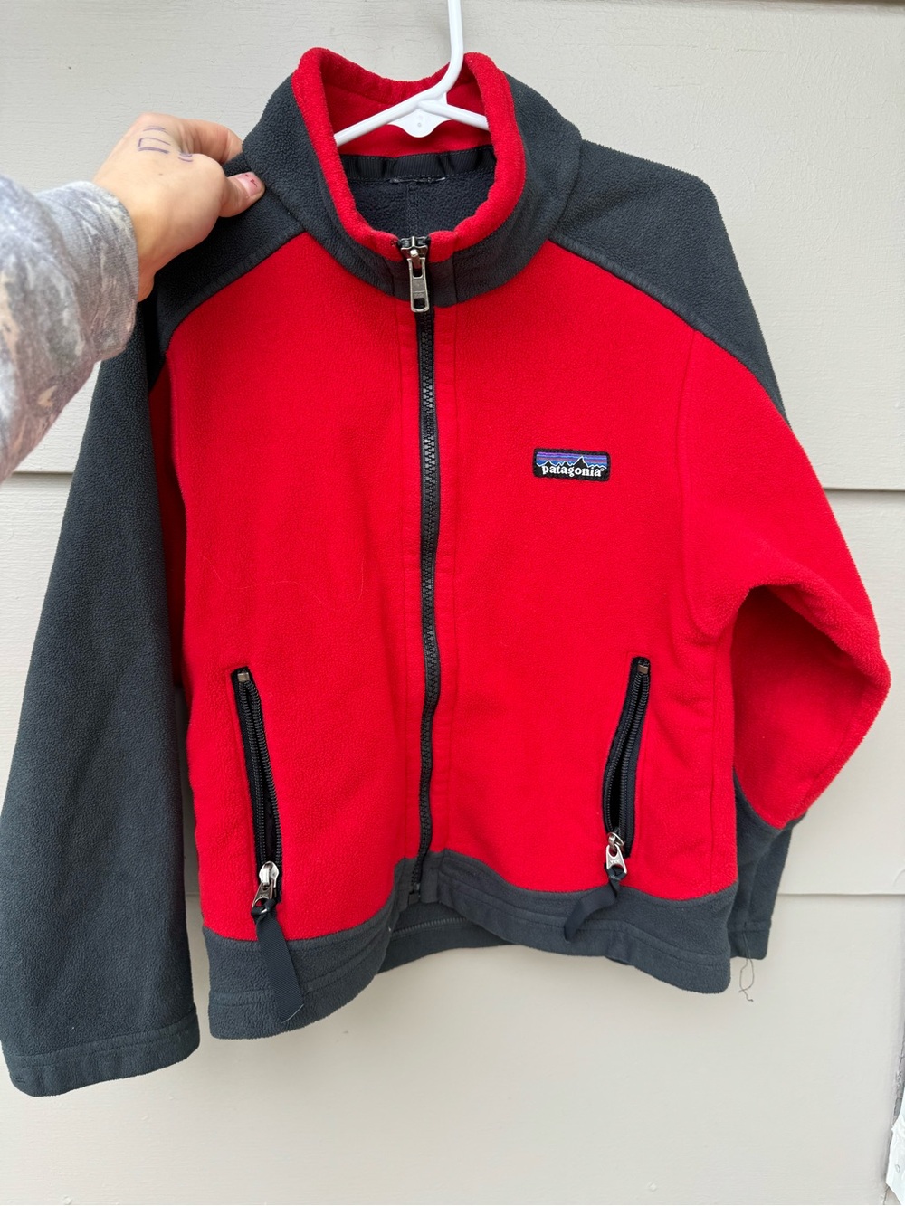 vintage Patagonia Kids Red and Gray Full‑Zip Fleece Jacket fits best for a 5/6